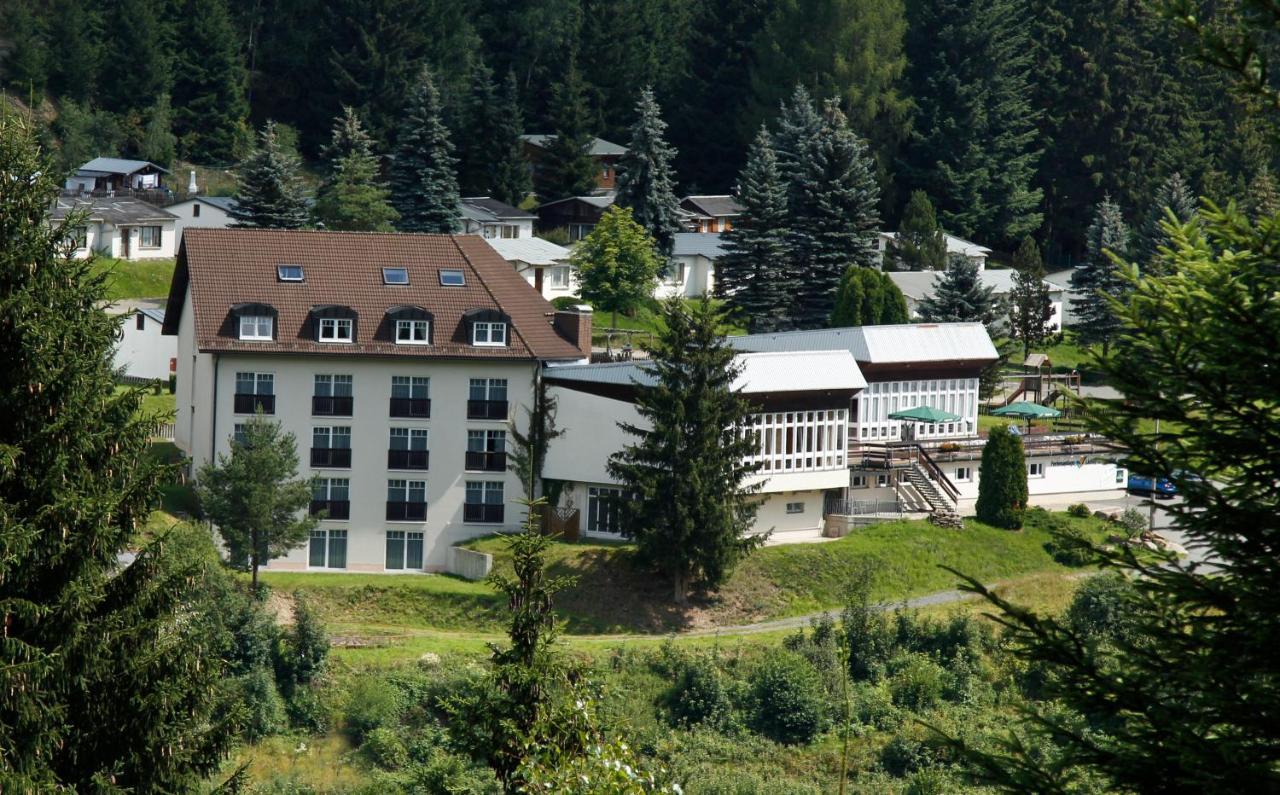 Waldhotel Feldbachtal 노이하우스암렌웨그 외부 사진